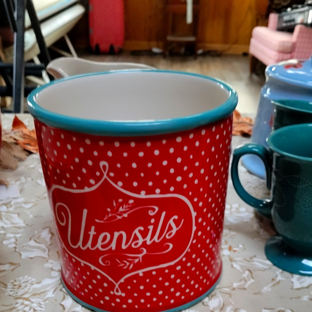 The Pioneer Woman Polka Dot Utensil Crock
